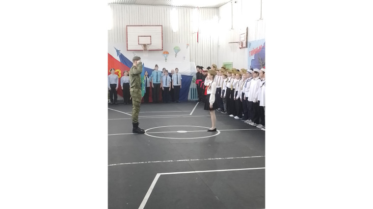 «Смотр строя и песни».